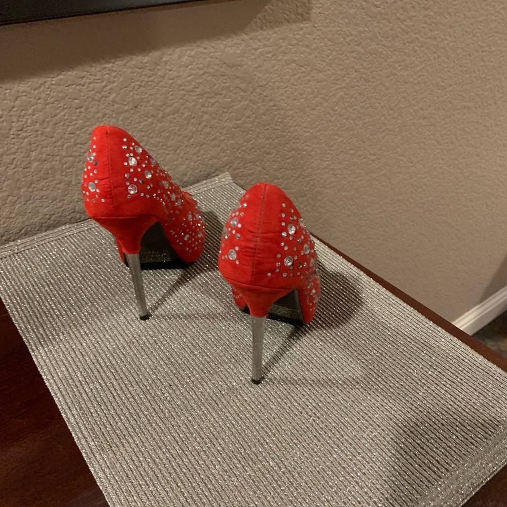 Red sequence heels - Picture 4 of 4